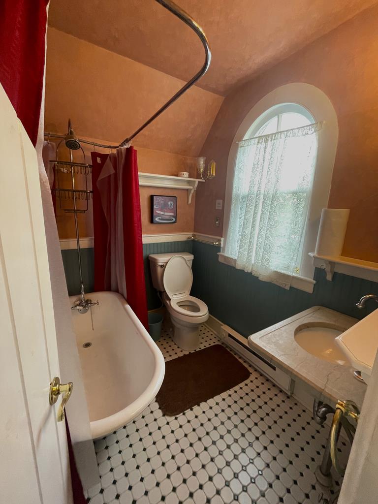 John F. Craig House | Photo 30