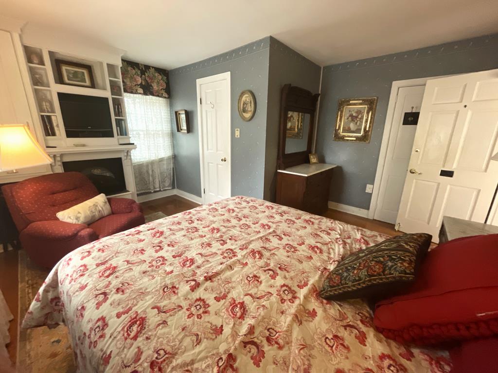 John F. Craig House | Photo 8