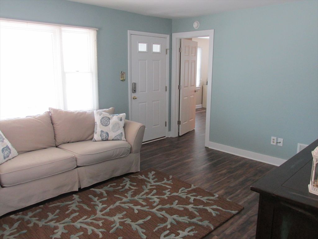 241 25th Street - Picture 2