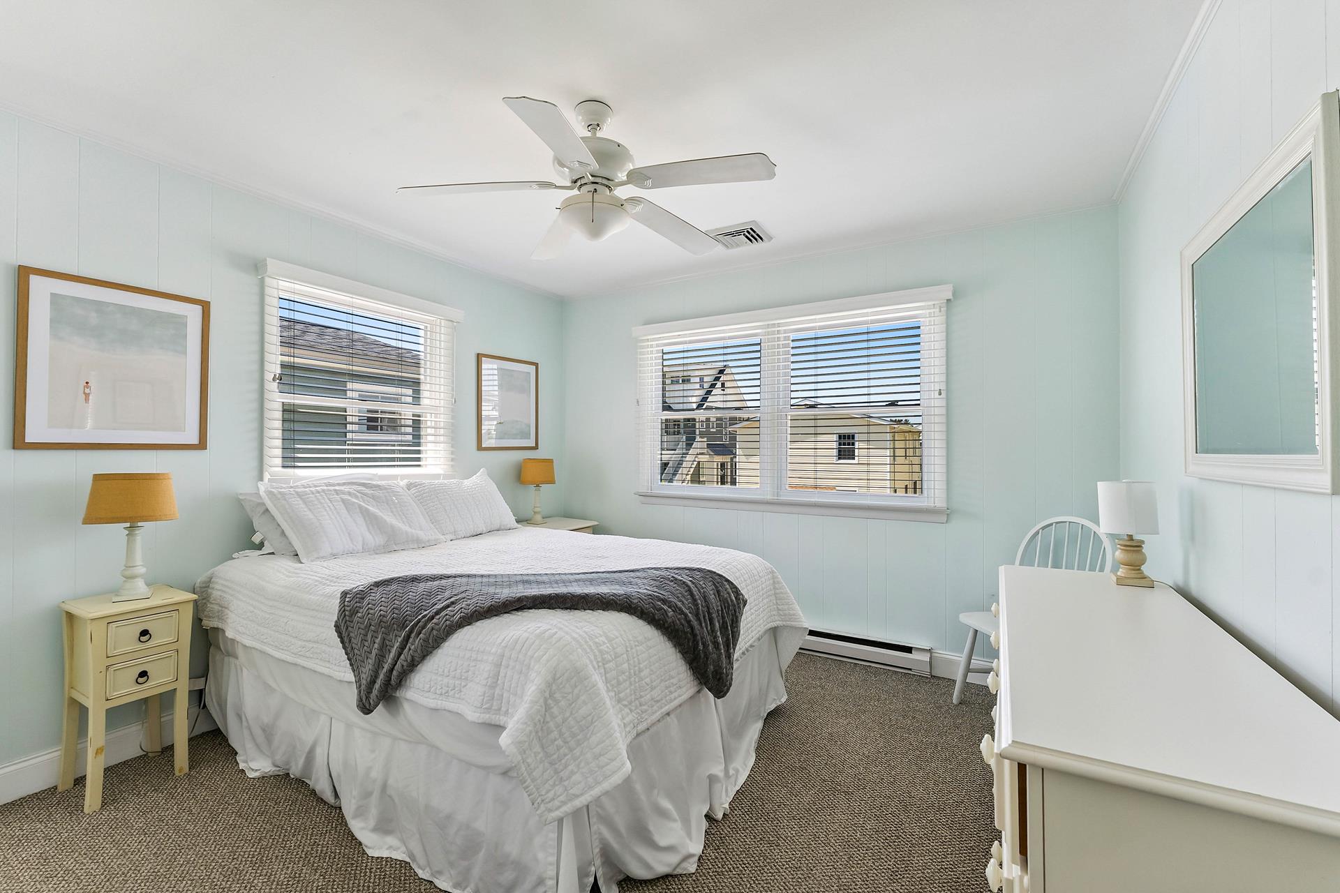 460 20th Street, Avalon (Center)