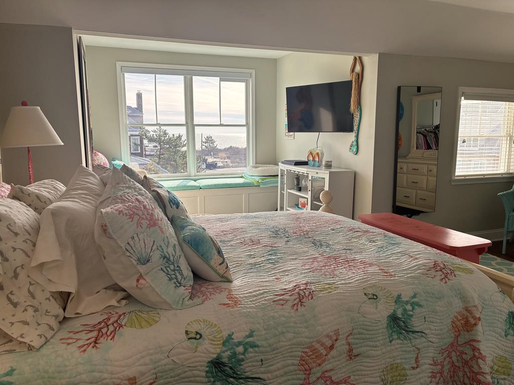 WATER VIEW TWIN ONE BLOCK TO BEACH | Photo 20