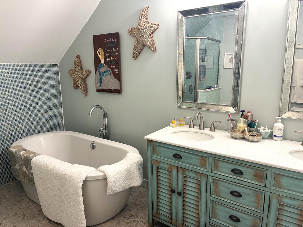 WATER VIEW TWIN ONE BLOCK TO BEACH | Photo 23