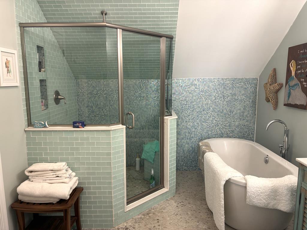 WATER VIEW TWIN ONE BLOCK TO BEACH | Photo 24