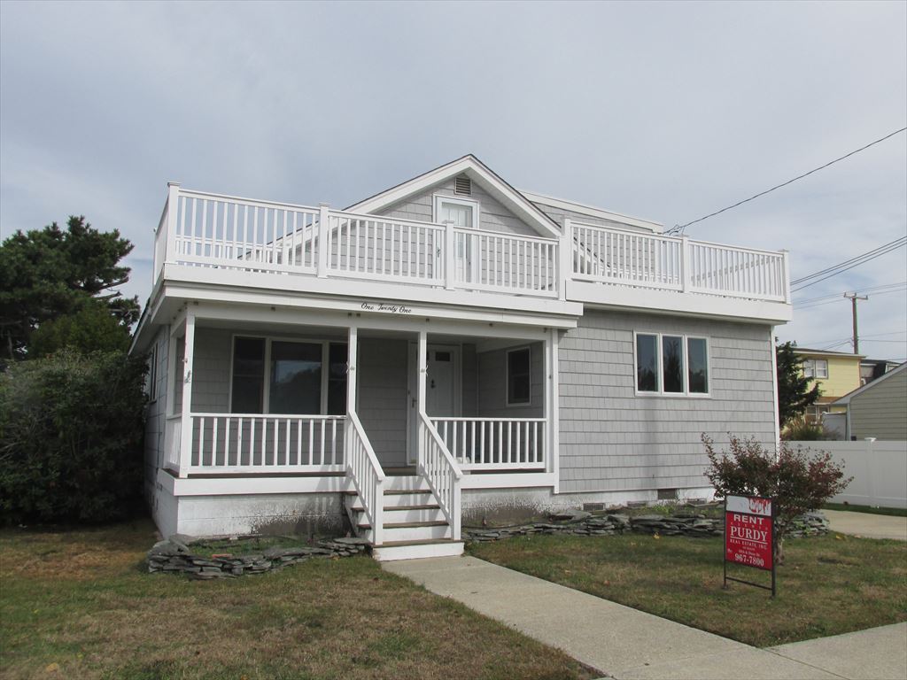 121 19th Street, Avalon (Center)