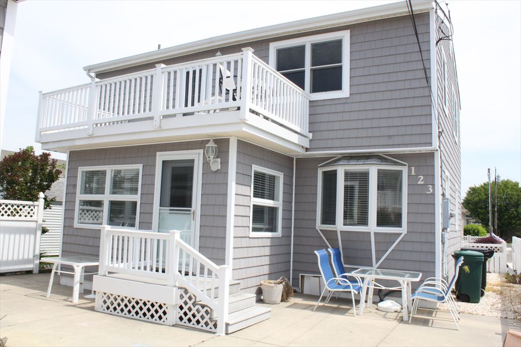 123 28th Street, Avalon (Center)