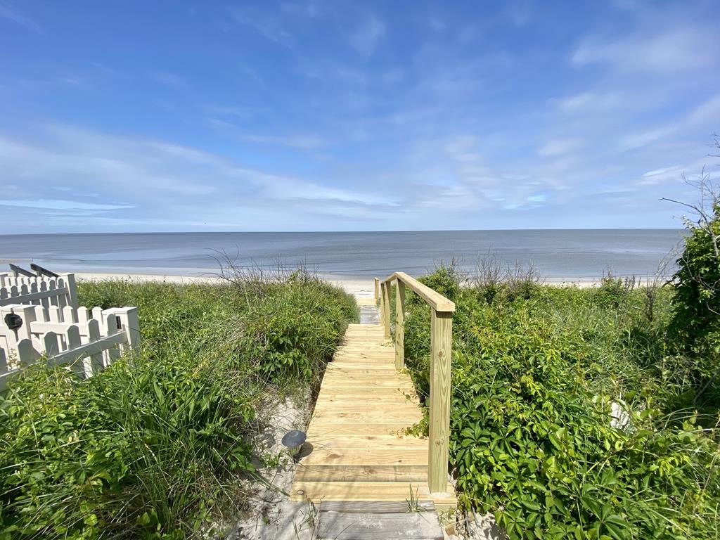 Water Front - Gorgeous Views | Photo 35