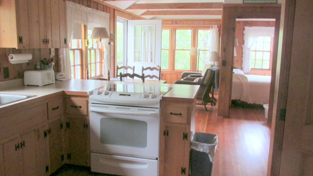 Cottage #5 - Kitchen to Dining