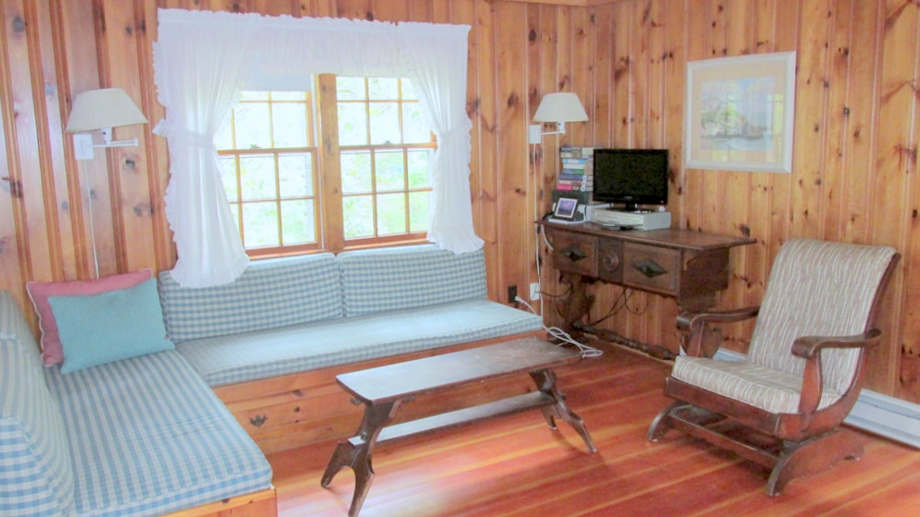 Cottage #5 - Living Room