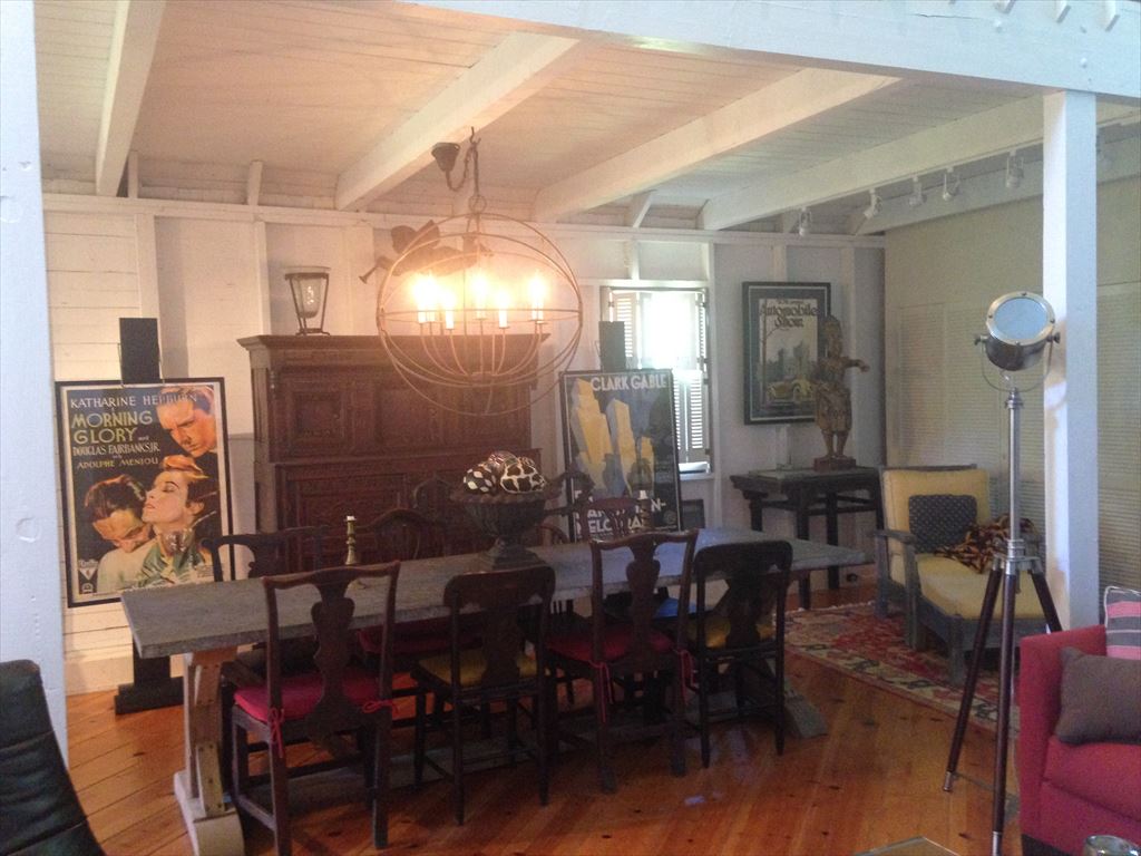 Guest Barn - Furnished with antiques and sculptural artwork