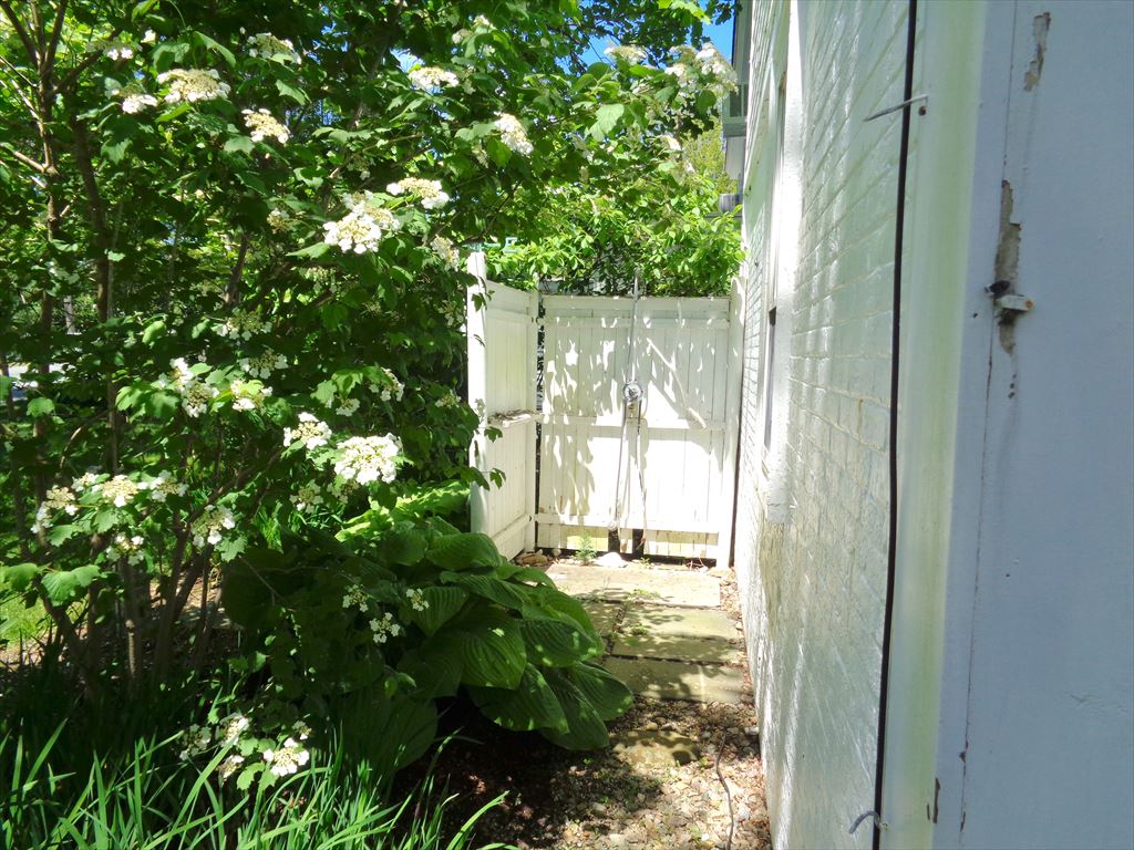 Partially Enclosed Outdoor Shower