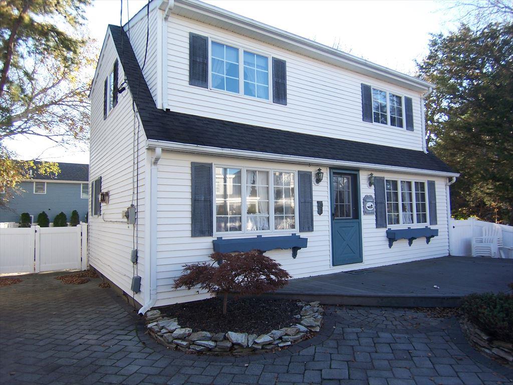 106 E 22nd Street, Spray Beach