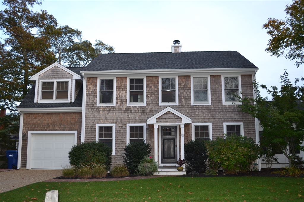 For Lease 10 Lawrence Avenue, Oak Bluffs, MA 02557, Residential 3