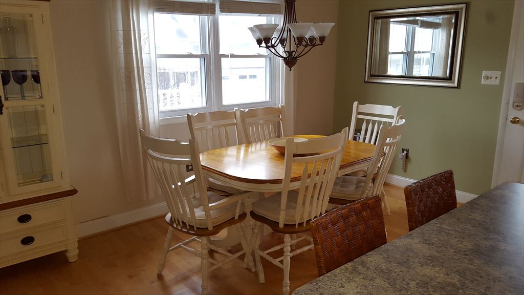33 76th St - Picture 