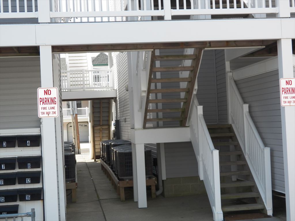 135 65th Street - Picture 