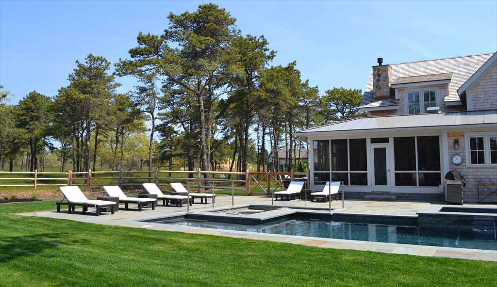 7 Mill Hill Farms Road, Edgartown, MA 02539, Residential