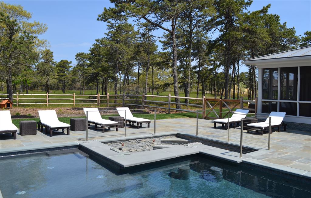 7 Mill Hill Farms Road, Edgartown, MA 02539, Residential