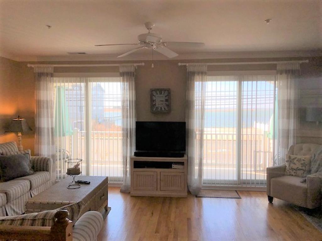 2501 Long Beach Boulevard, Spray Beach (Ocean Side)