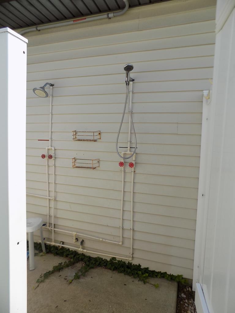 COMFORTABLE PET FRIENDLY TWIN | Photo 18