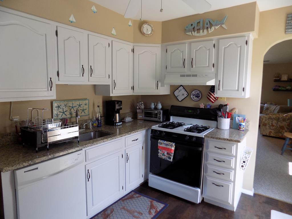 COMFORTABLE PET FRIENDLY TWIN | Photo 9