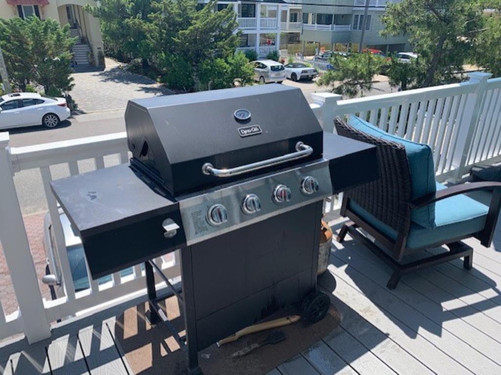 219 Stratford Avenue, Beach Haven (Ocean Block)