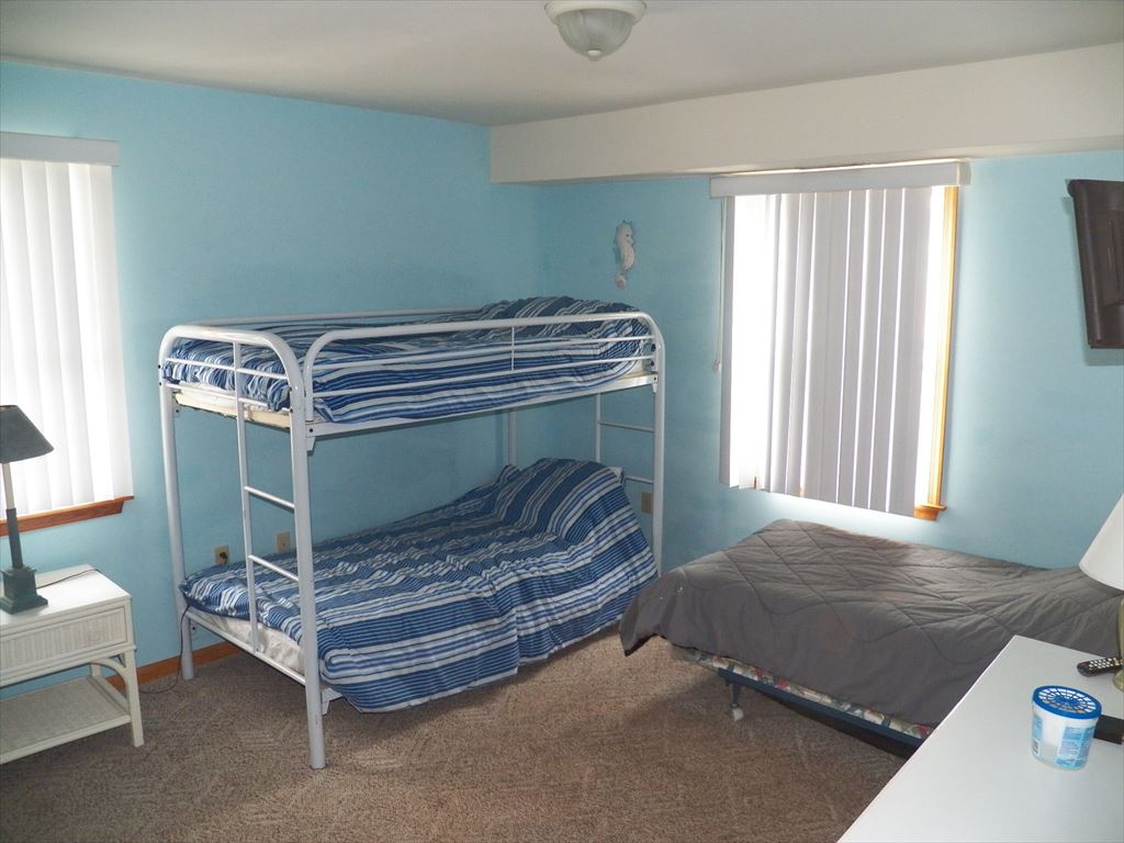 102 45th Street - Picture 