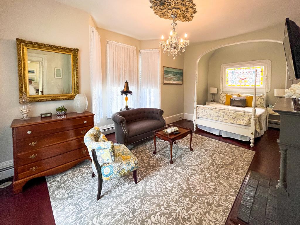 The Linda Lee | Photo 15