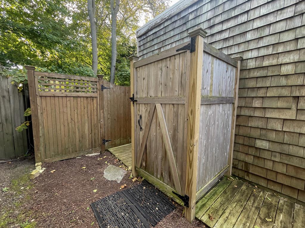 418 Elmira Street | Photo 25