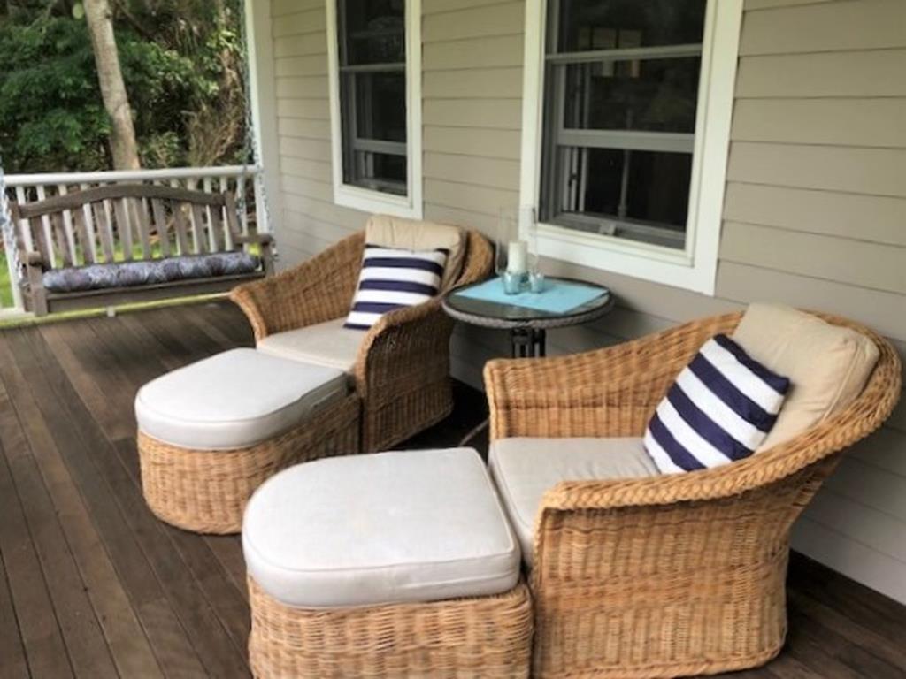 136 County Road, Oak Bluffs, MA 02557, Residential