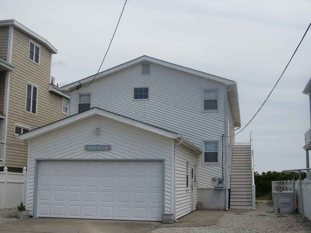 7505 Pleasure Avenue 2nd Floor, Sea Isle City (Beach Front)
