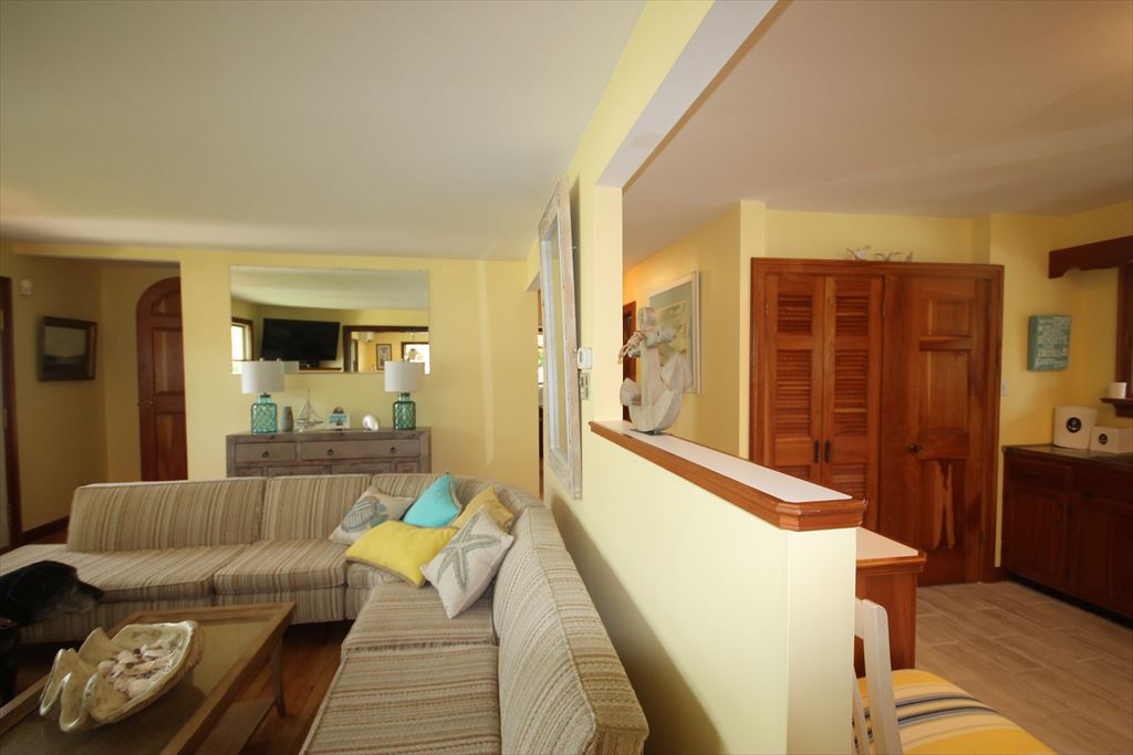 313 Coral Avenue | Photo 17