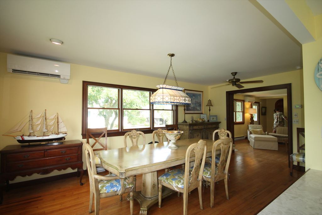 313 Coral Avenue | Photo 7