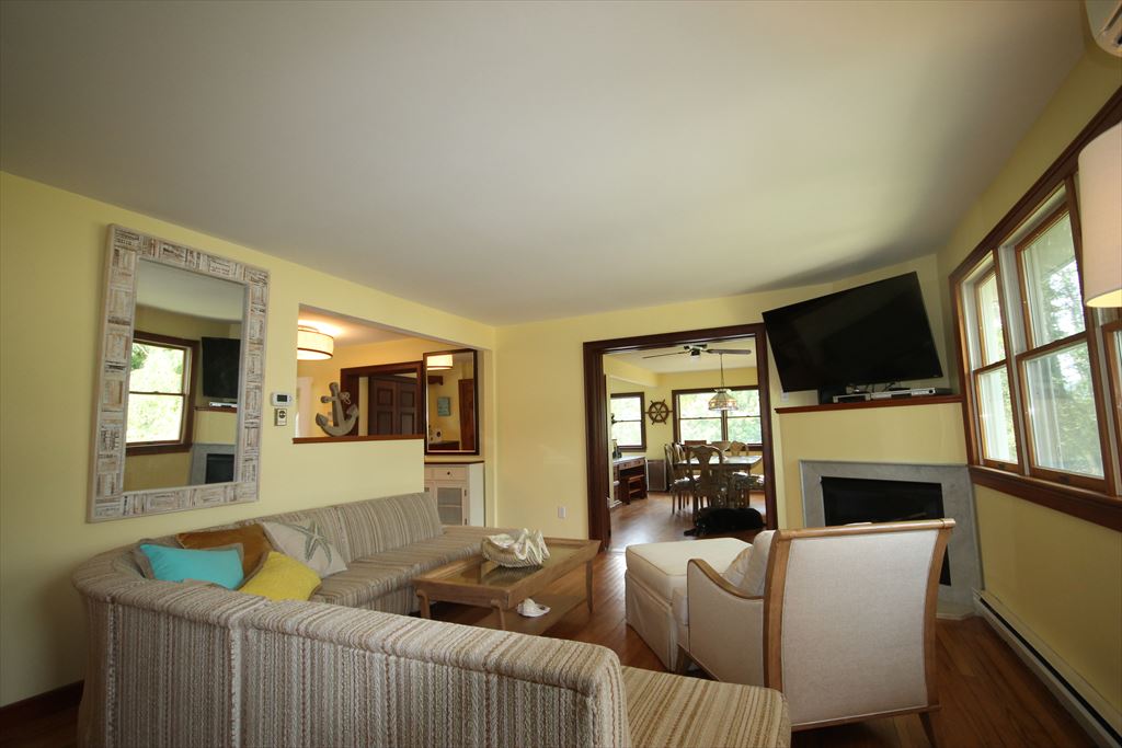 313 Coral Avenue | Photo 8