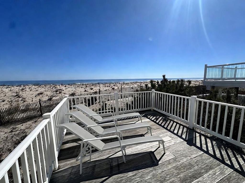 118 E Sand Dune Lane, Peahala Park (Ocean Front)