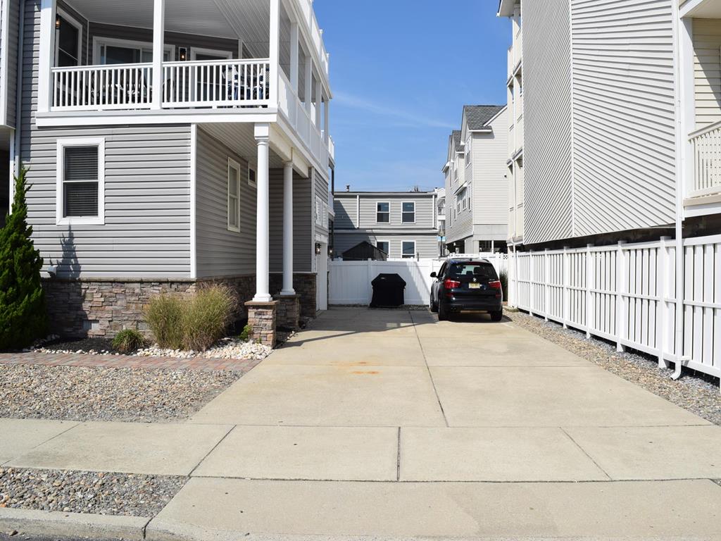 4404 Pleasure Avenue, Sea Isle City (Beach Block)