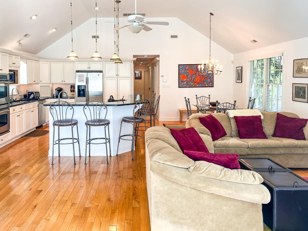 285 Windsor Ave | Photo 5