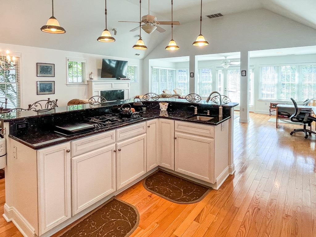 285 Windsor Ave | Photo 6