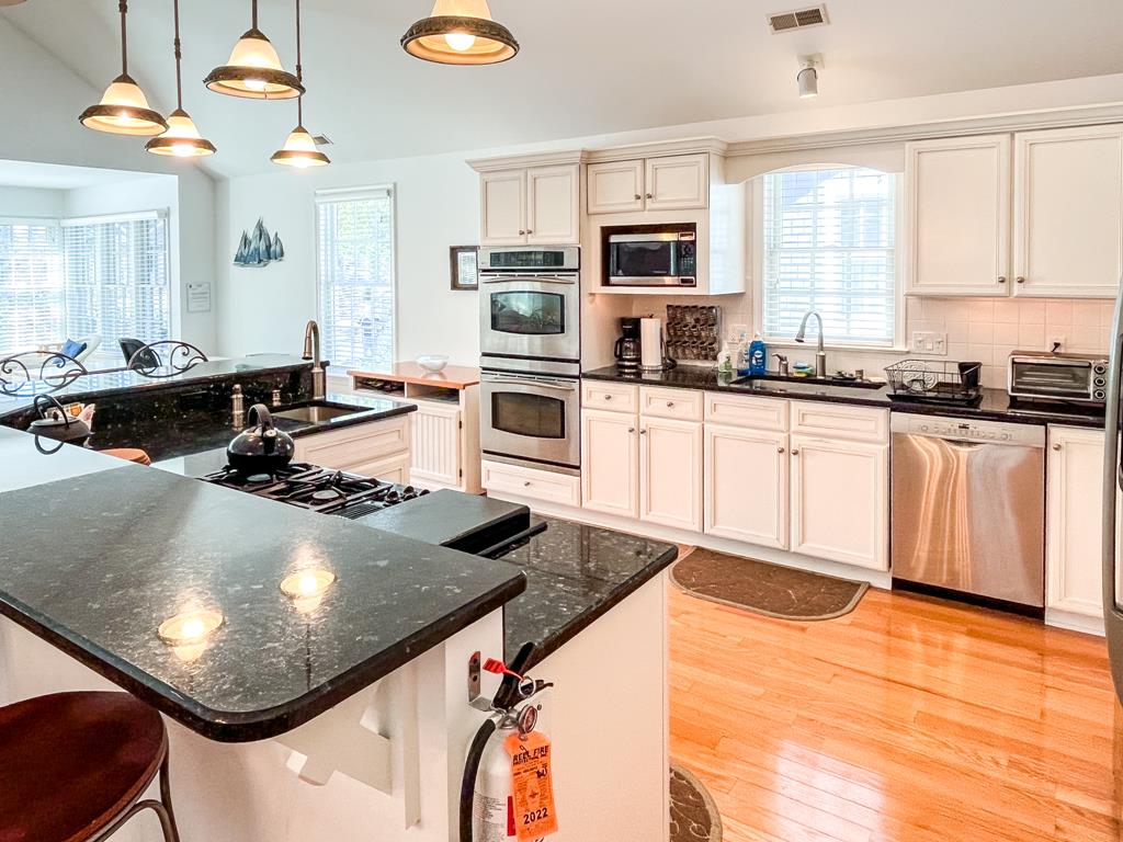 285 Windsor Ave | Photo 8