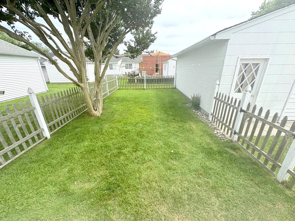 Village Green Twin - Virginia Ave | Photo 17