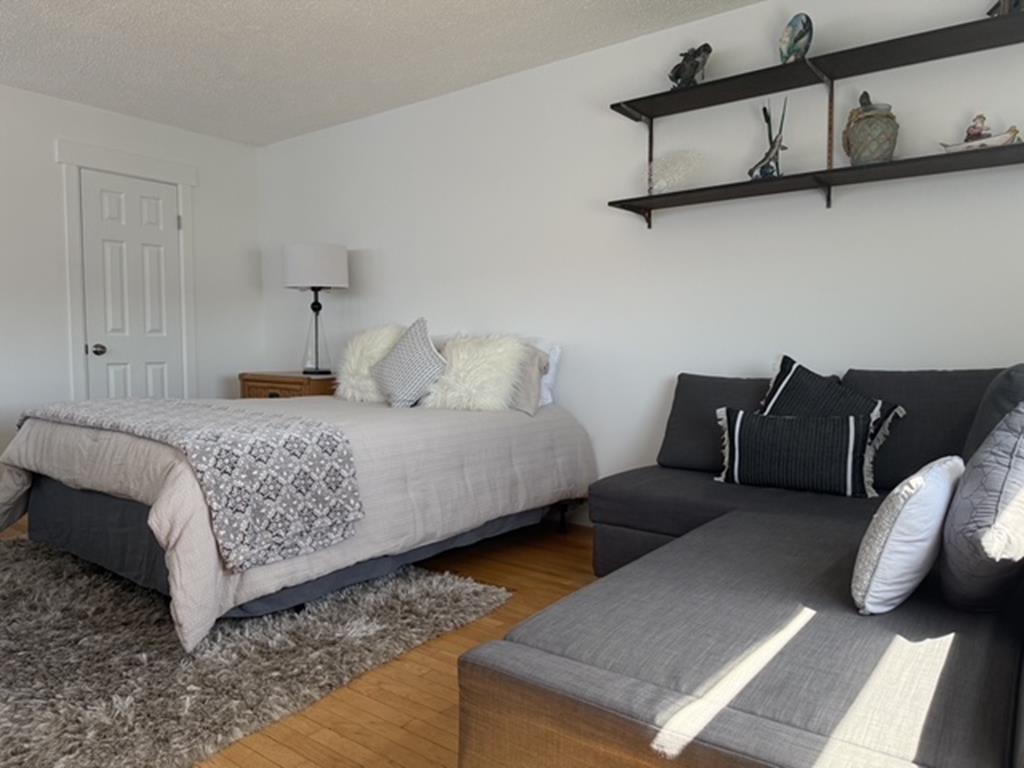 364 44th Street North - Picture 