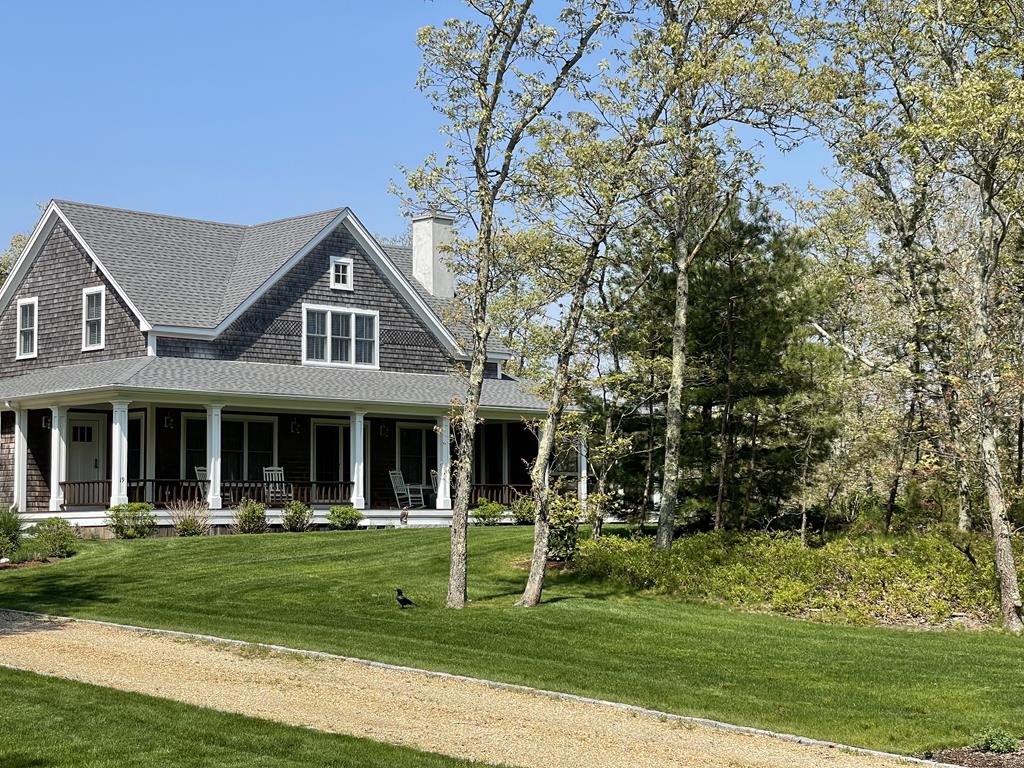 19 Meadow View Road, Oak Bluffs, MA 02557, Residential