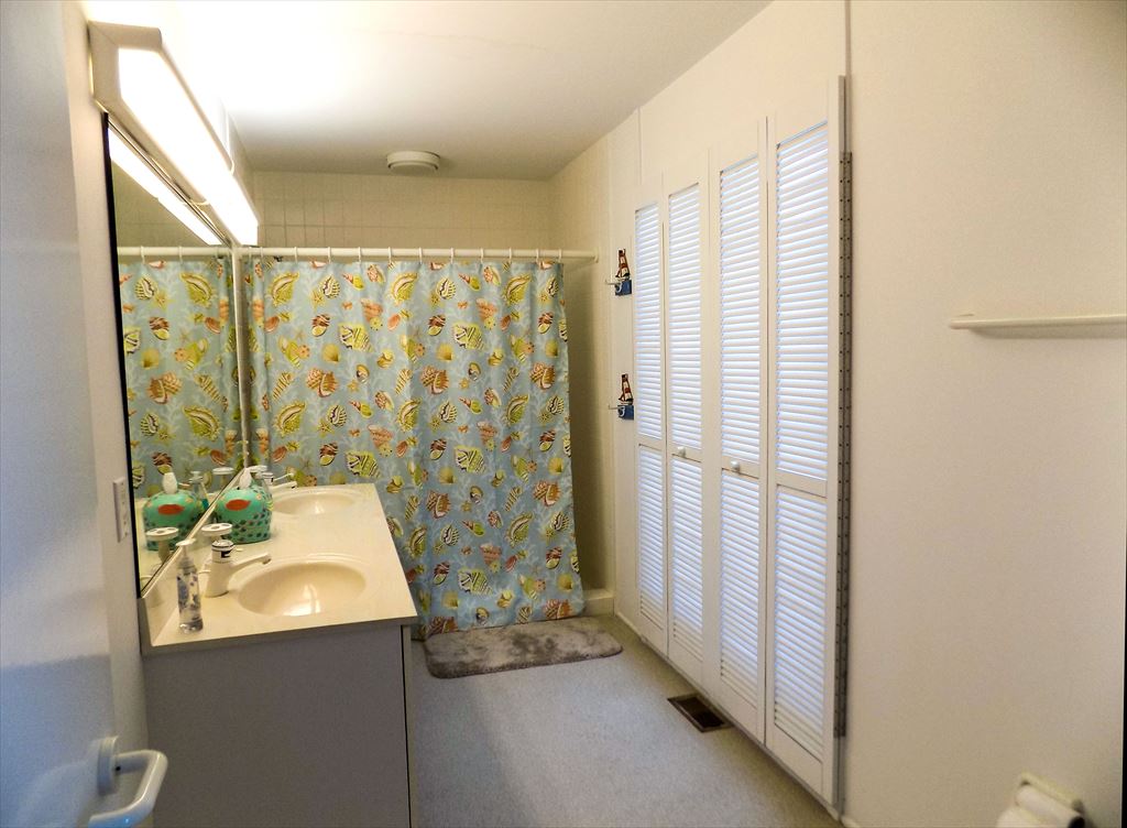 Multiple Ocean Views | Photo 17