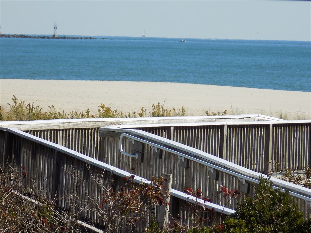 Multiple Ocean Views | Photo 24