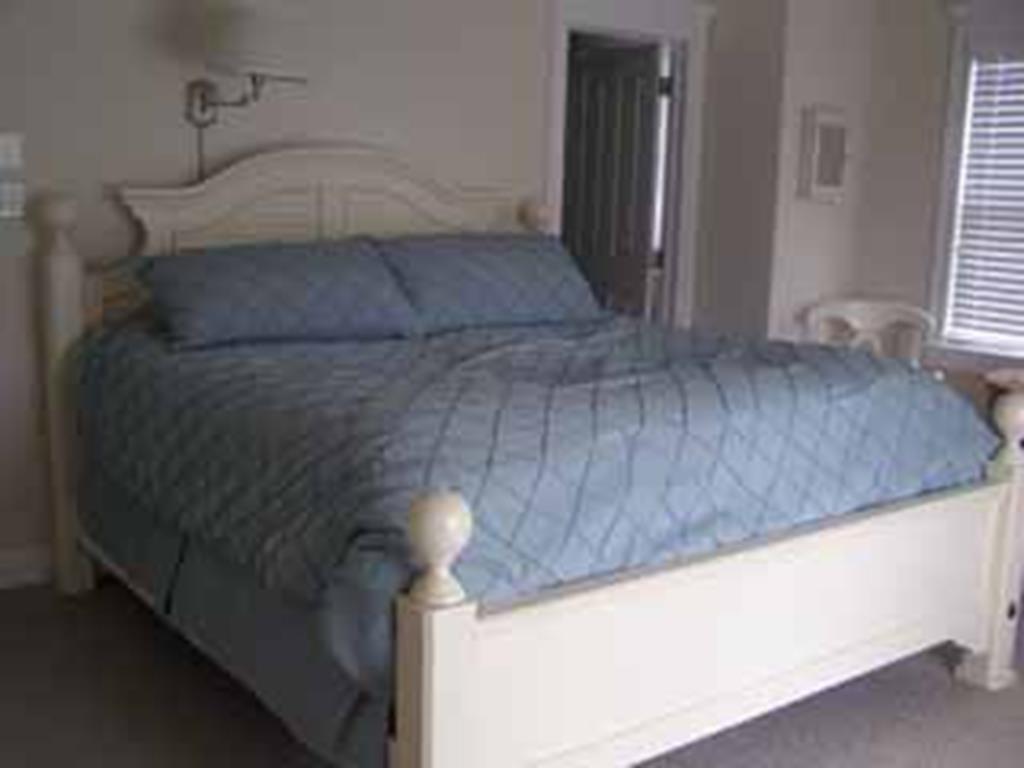 7404 Pleasure Avenue, Sea Isle City (Beach Block)