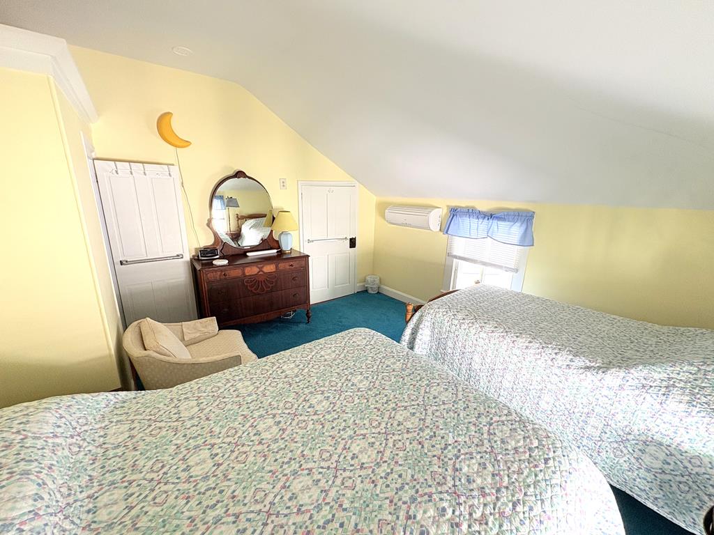 BEACH BLOCK, SLEEPS 15 - 26 1/2 Congress Street | Photo 29