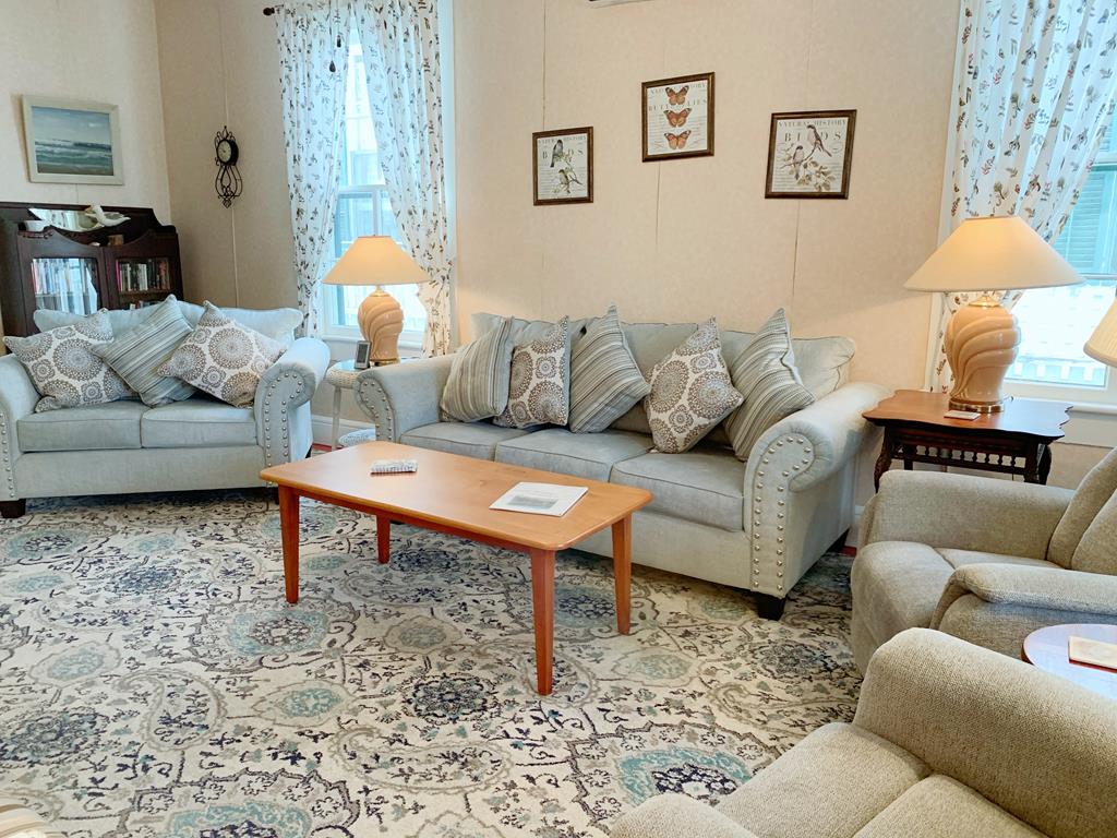 BEACH BLOCK, SLEEPS 15 | Photo 6