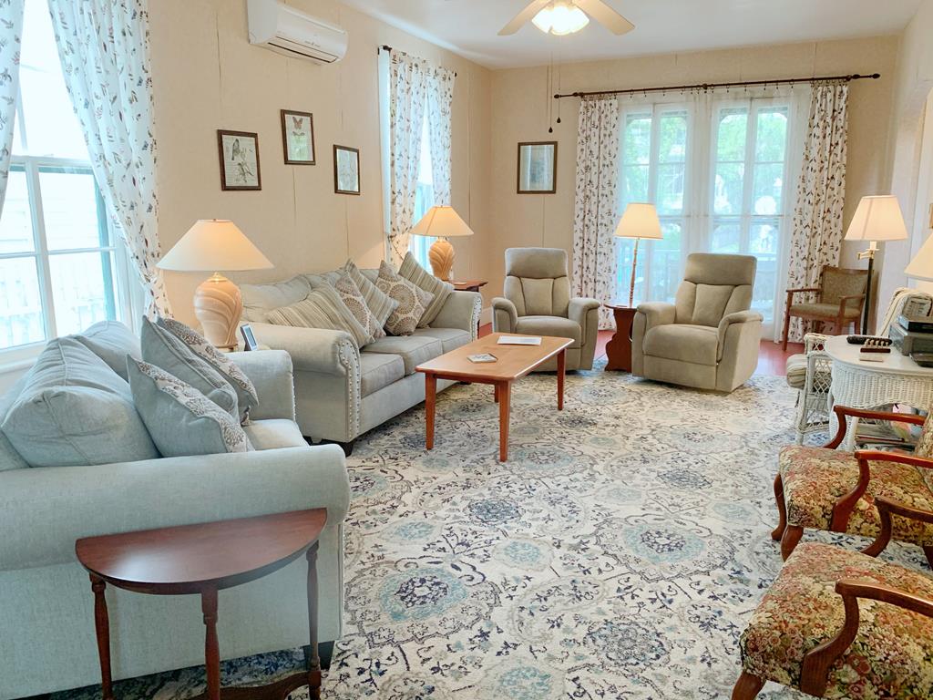 BEACH BLOCK, SLEEPS 15 | Photo 7