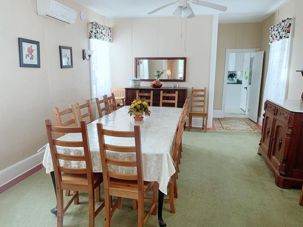 BEACH BLOCK, SLEEPS 15 | Photo 9