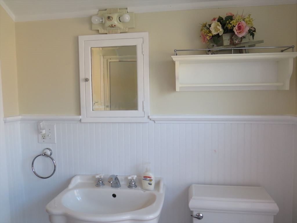 201 North Street | Photo 16