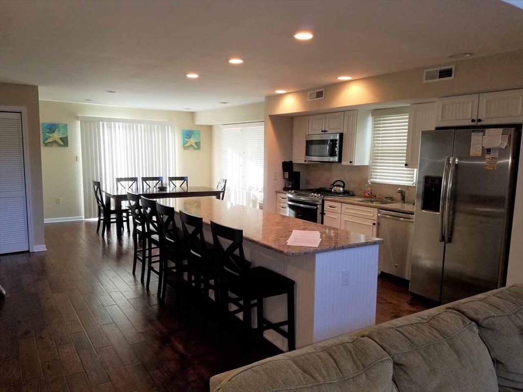 2305 Landis Avenue North - Picture 