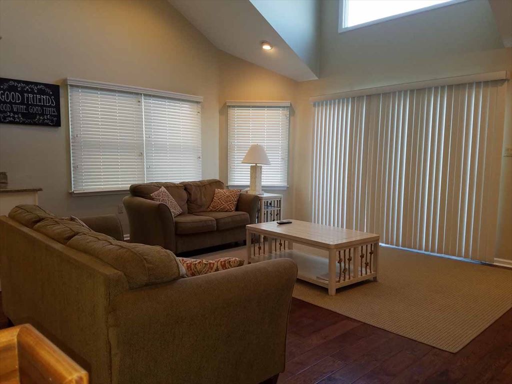 2305 Landis Avenue North - Picture 